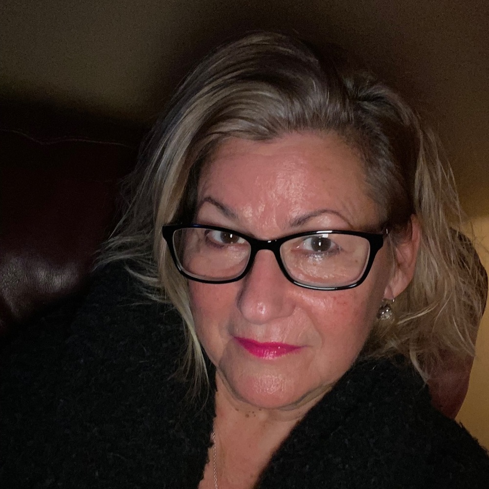 Meet your Posher, Laurel